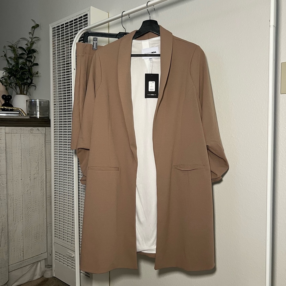 Elegant Tan Women's Jacket